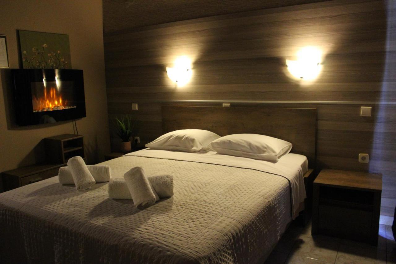 Park Hotel Polikastro Bagian luar foto