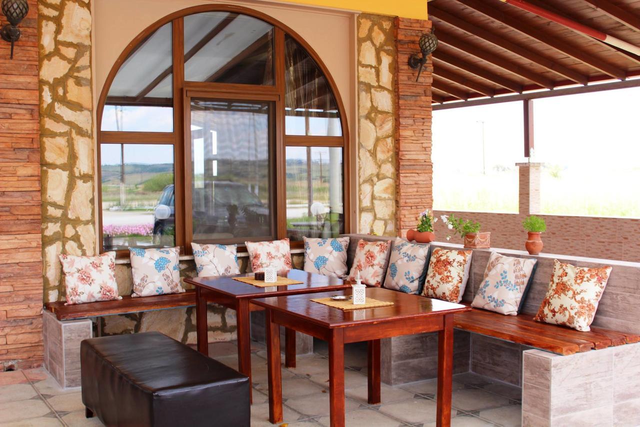 Park Hotel Polikastro Bagian luar foto