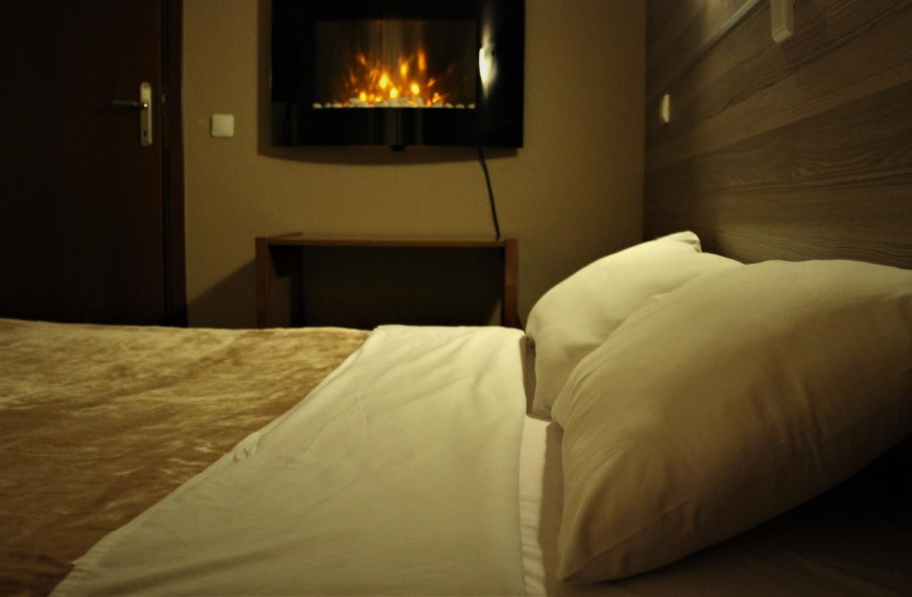 Park Hotel Polikastro Bagian luar foto
