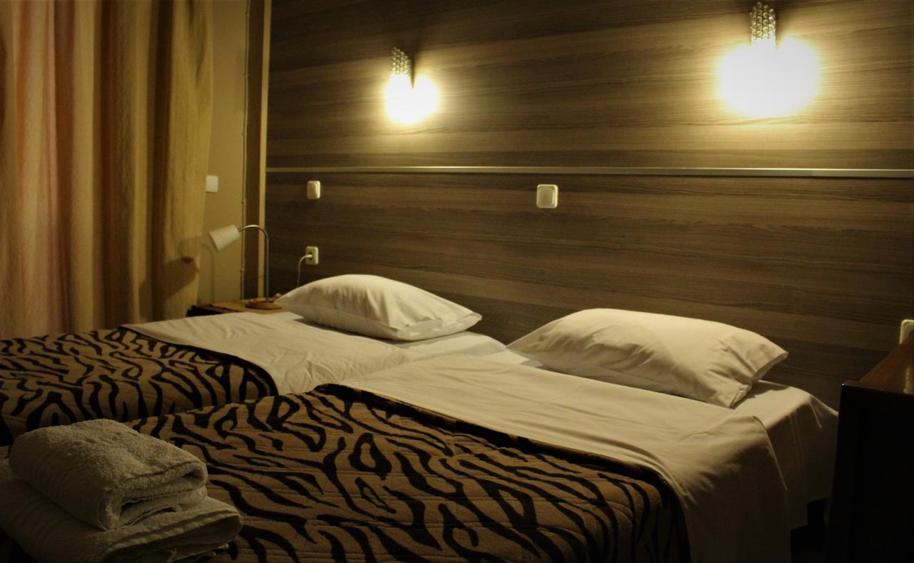 Park Hotel Polikastro Bagian luar foto